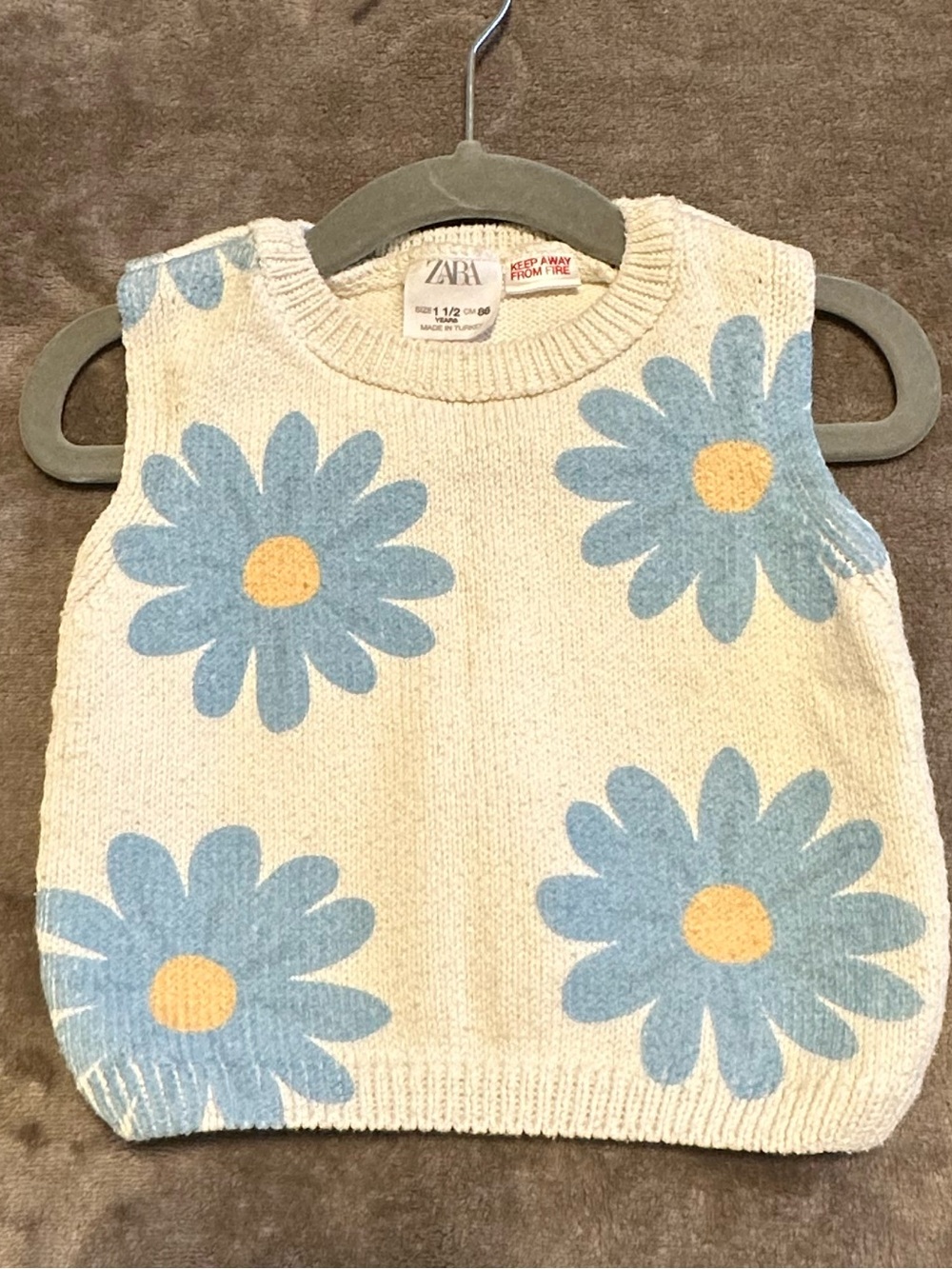 Zara Kids Cream Knit Vest with Blue Daisy Pattern - 18M